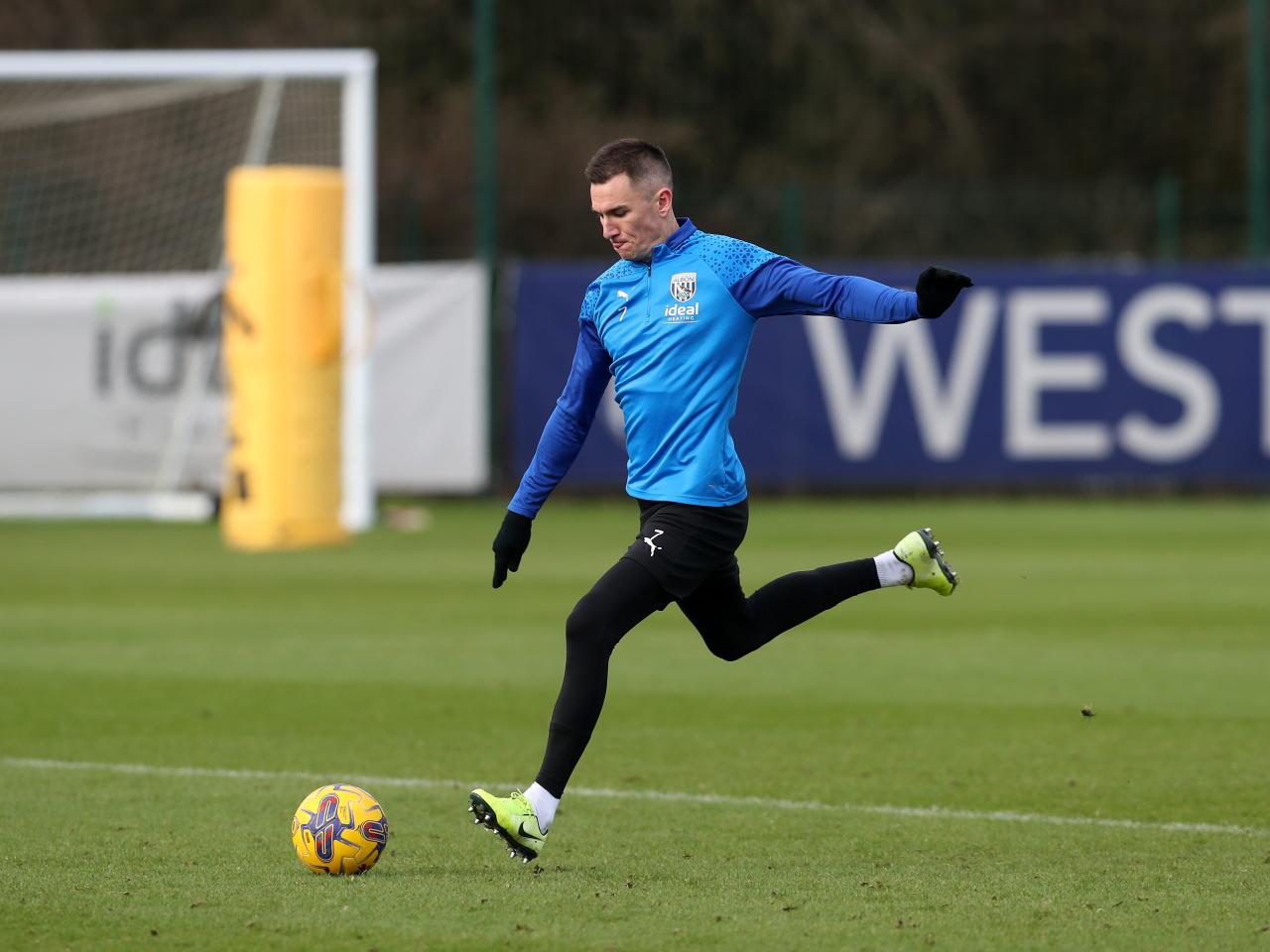 Jed Wallace on the ball in training 