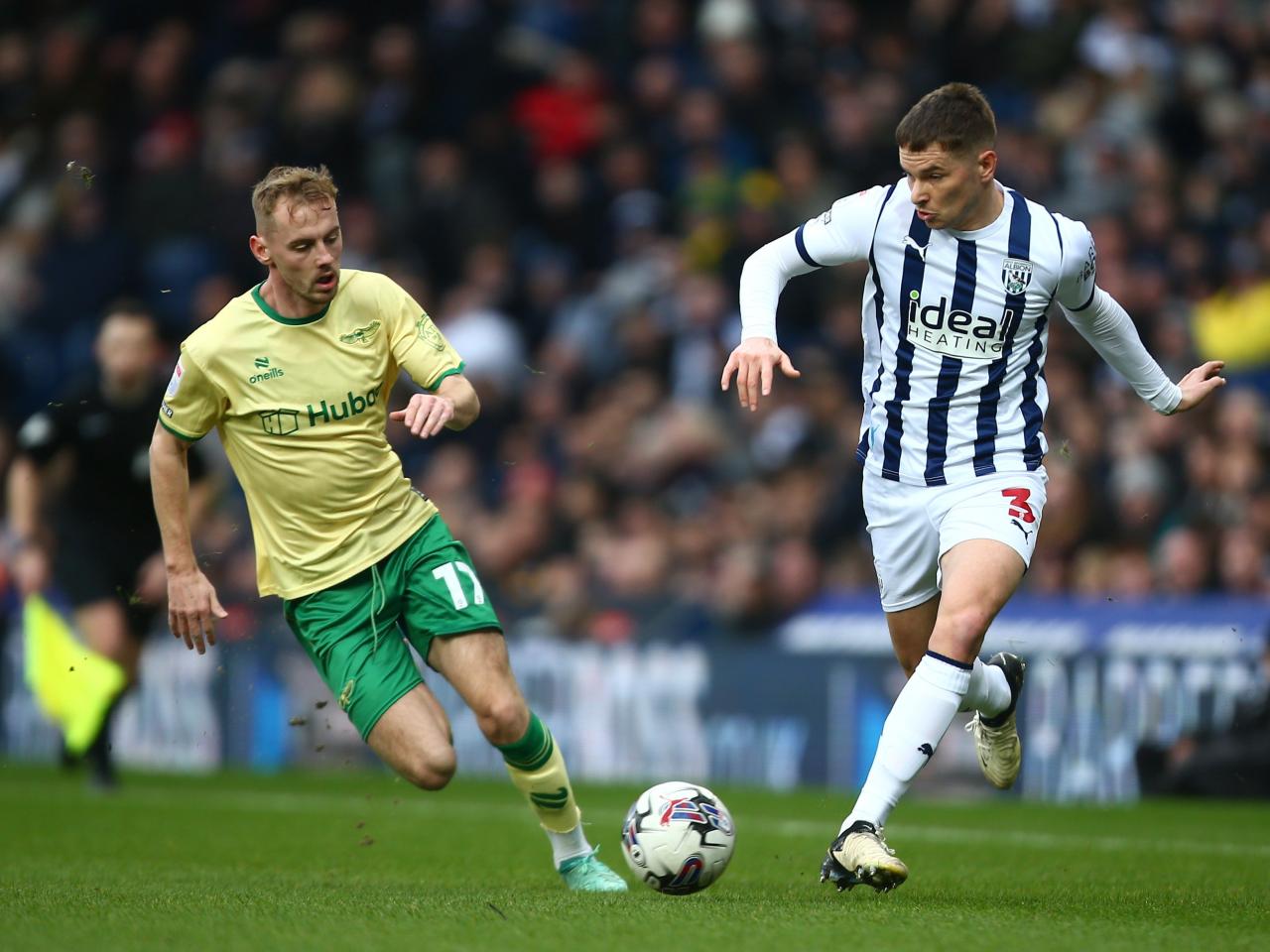 Conor Townsend running with the ball against Bristol City