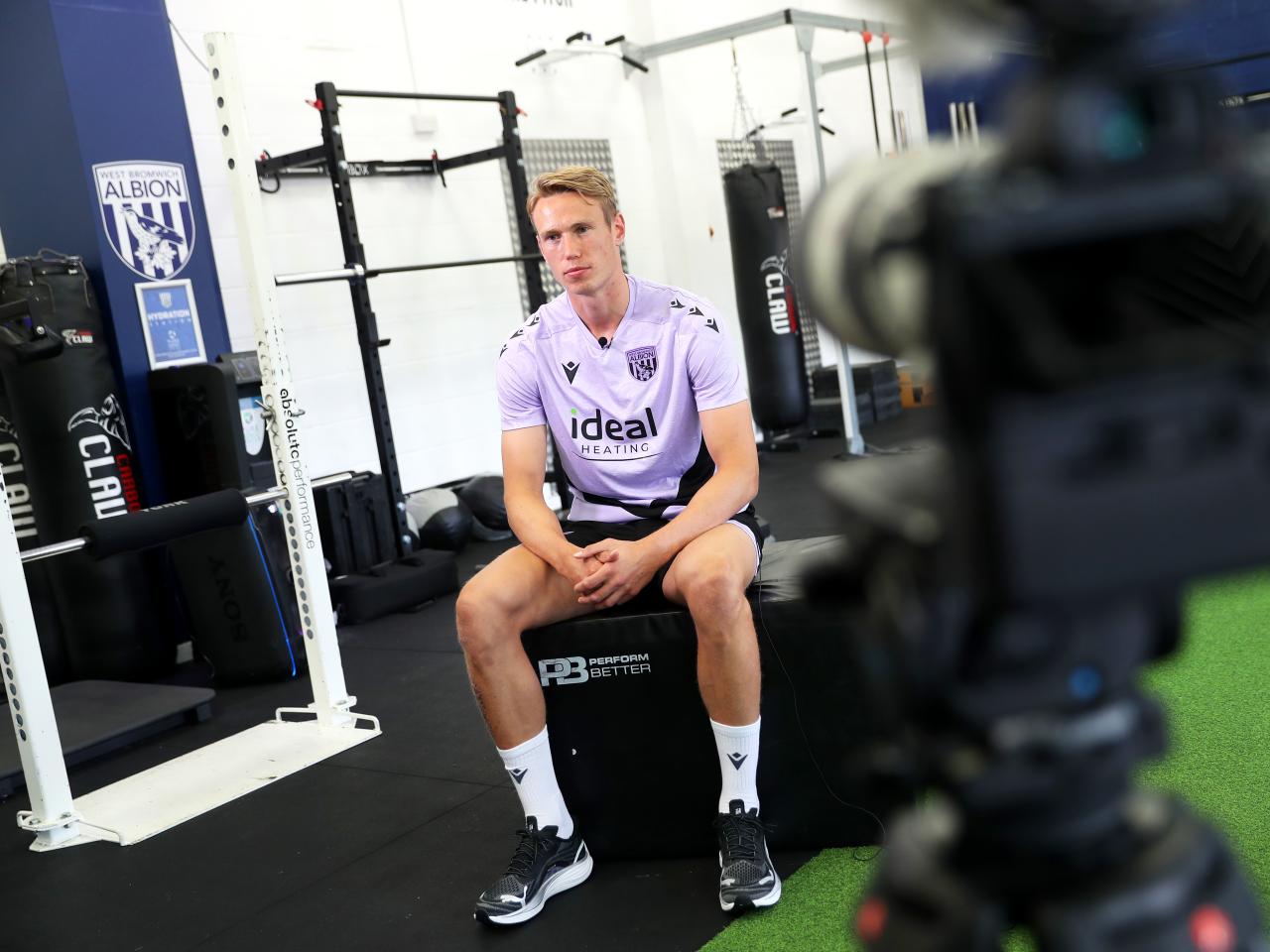 Torbjørn Heggem sat in the gym being interviewed by WBA TV