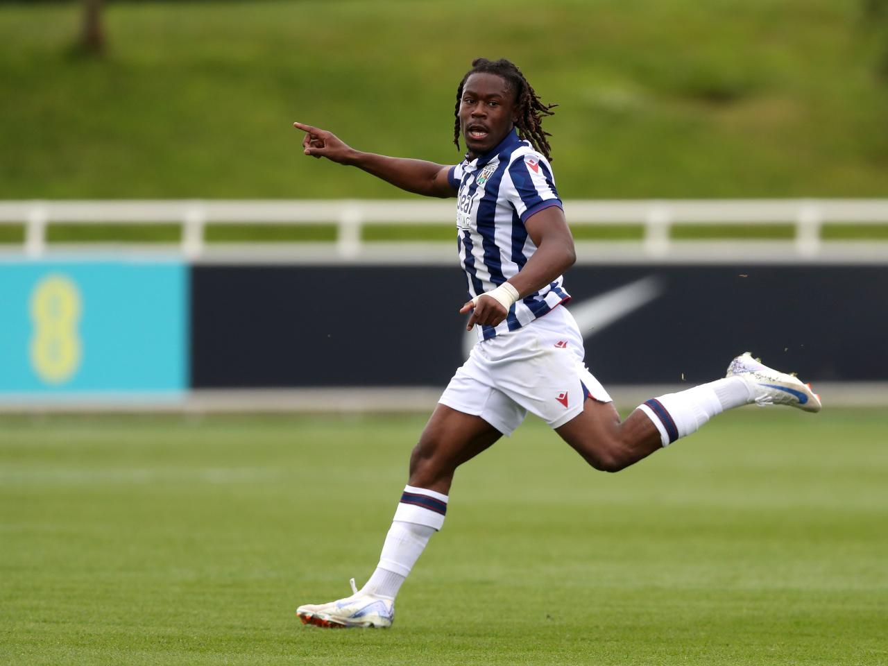 Brandon Thomas-Asante in action against Bolton