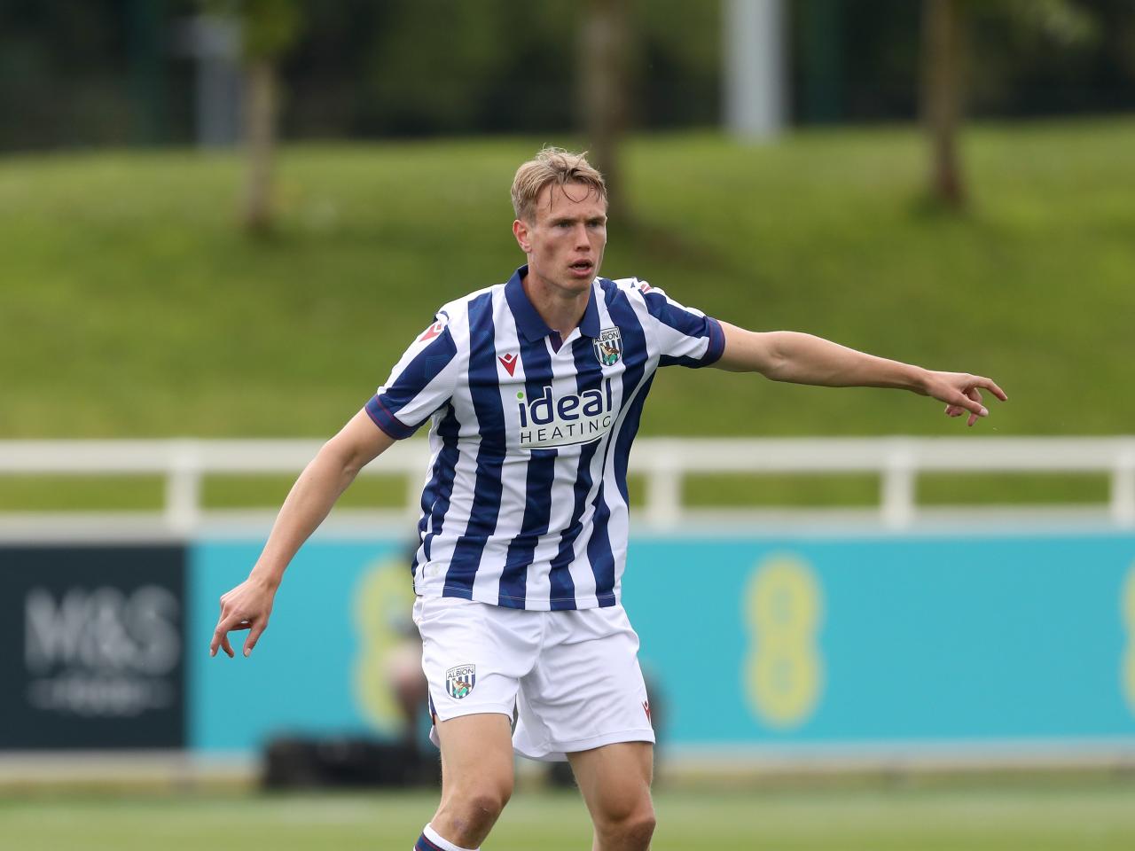 Torbjørn Heggem in action against Bolton