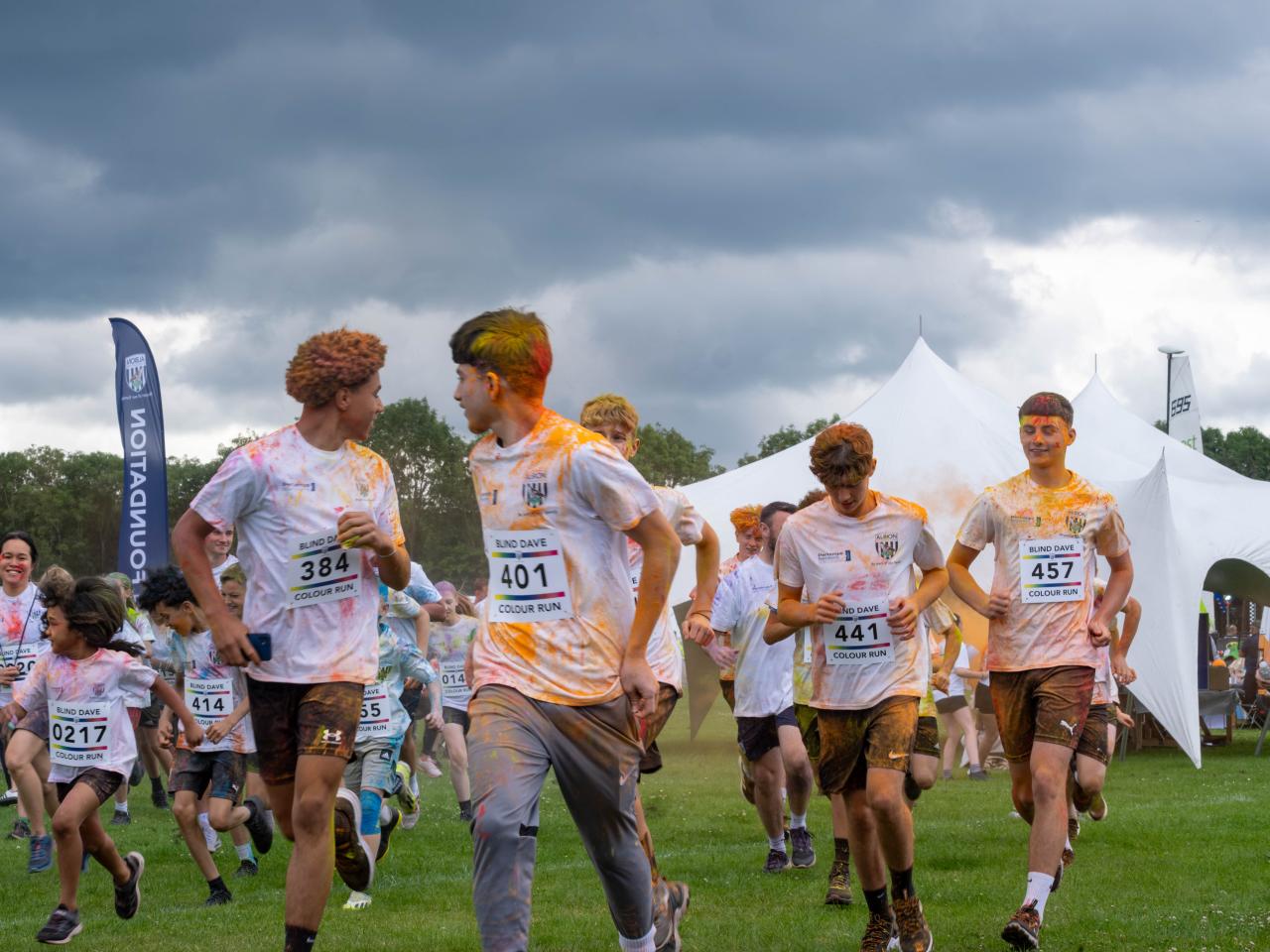 Runners setting off down the course.