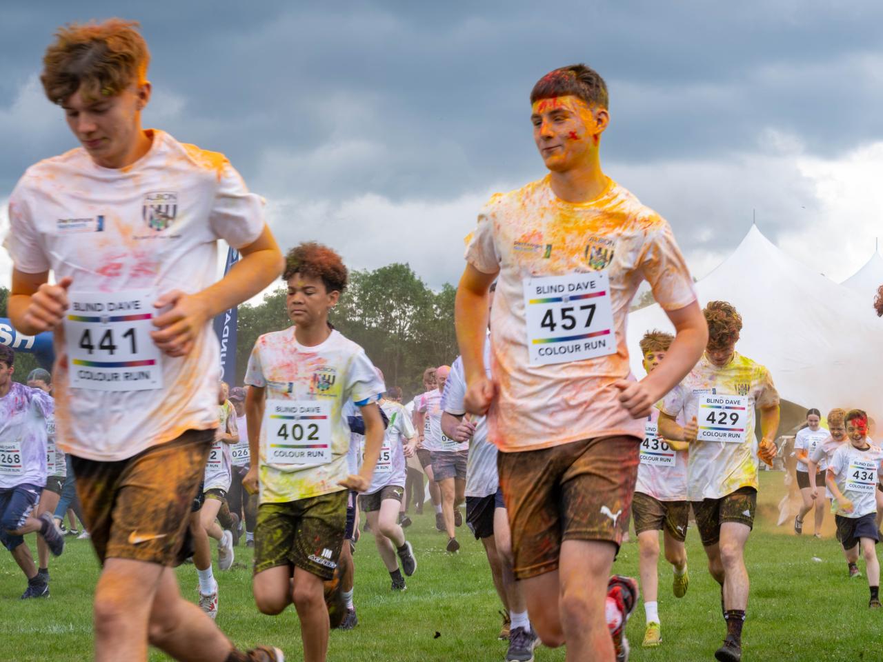 Runners setting off down the course.