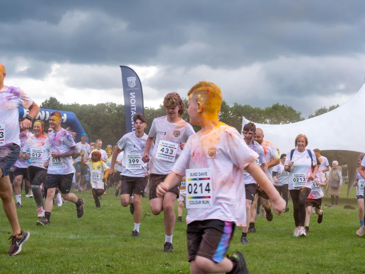 Runners setting off down the course.