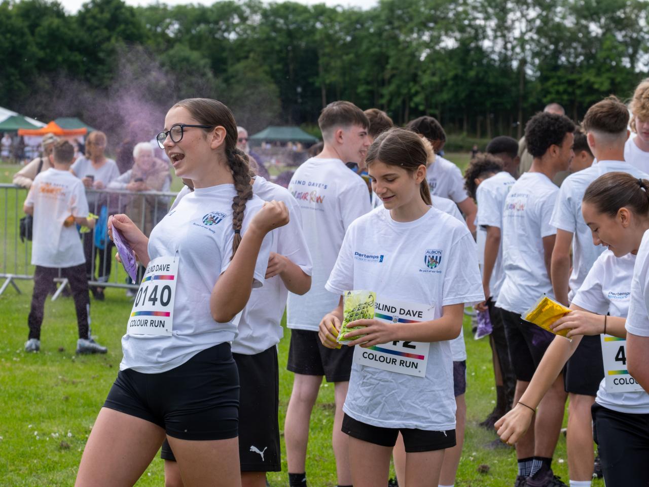 ETC girls opening & throwing colour powder.