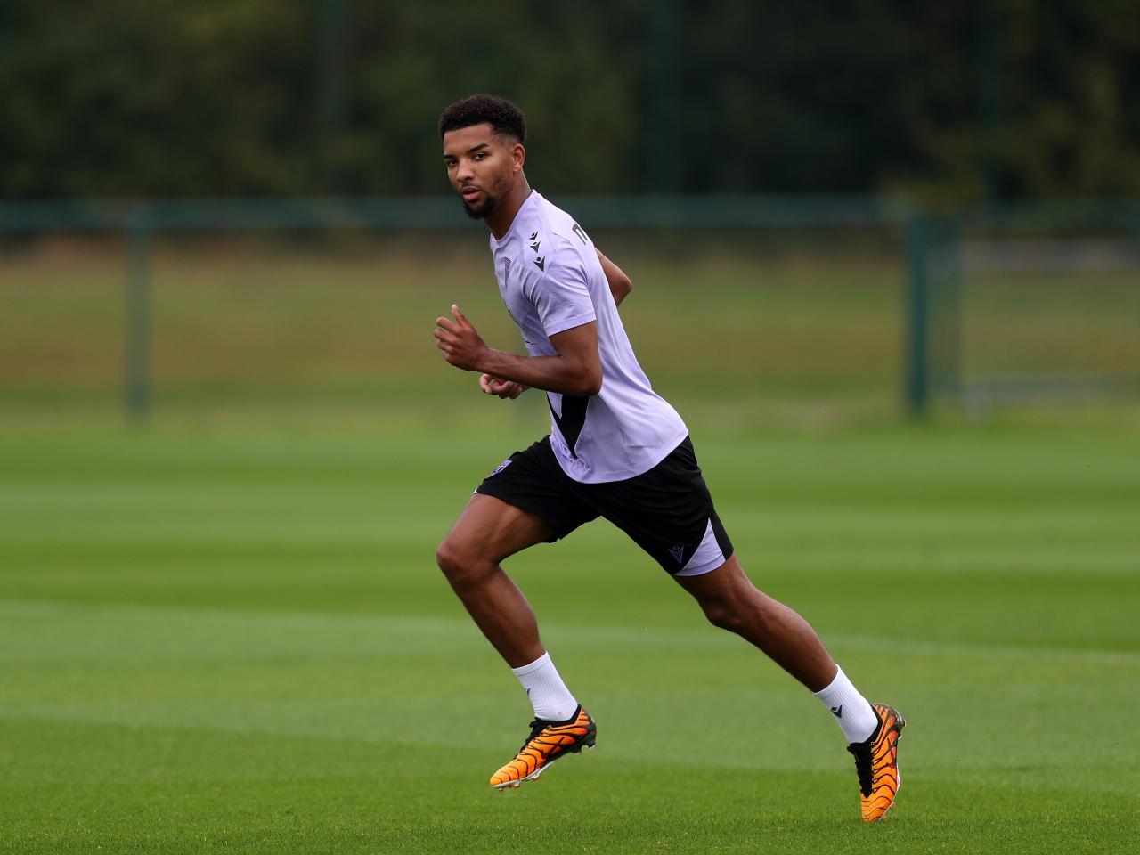 Mason Holgate running on the training pitch
