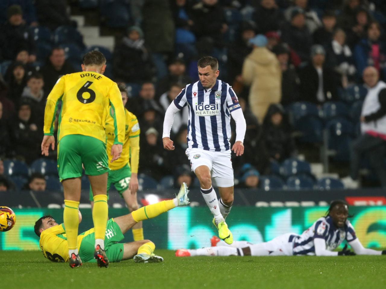Jed Wallace in action against Norwich City 
