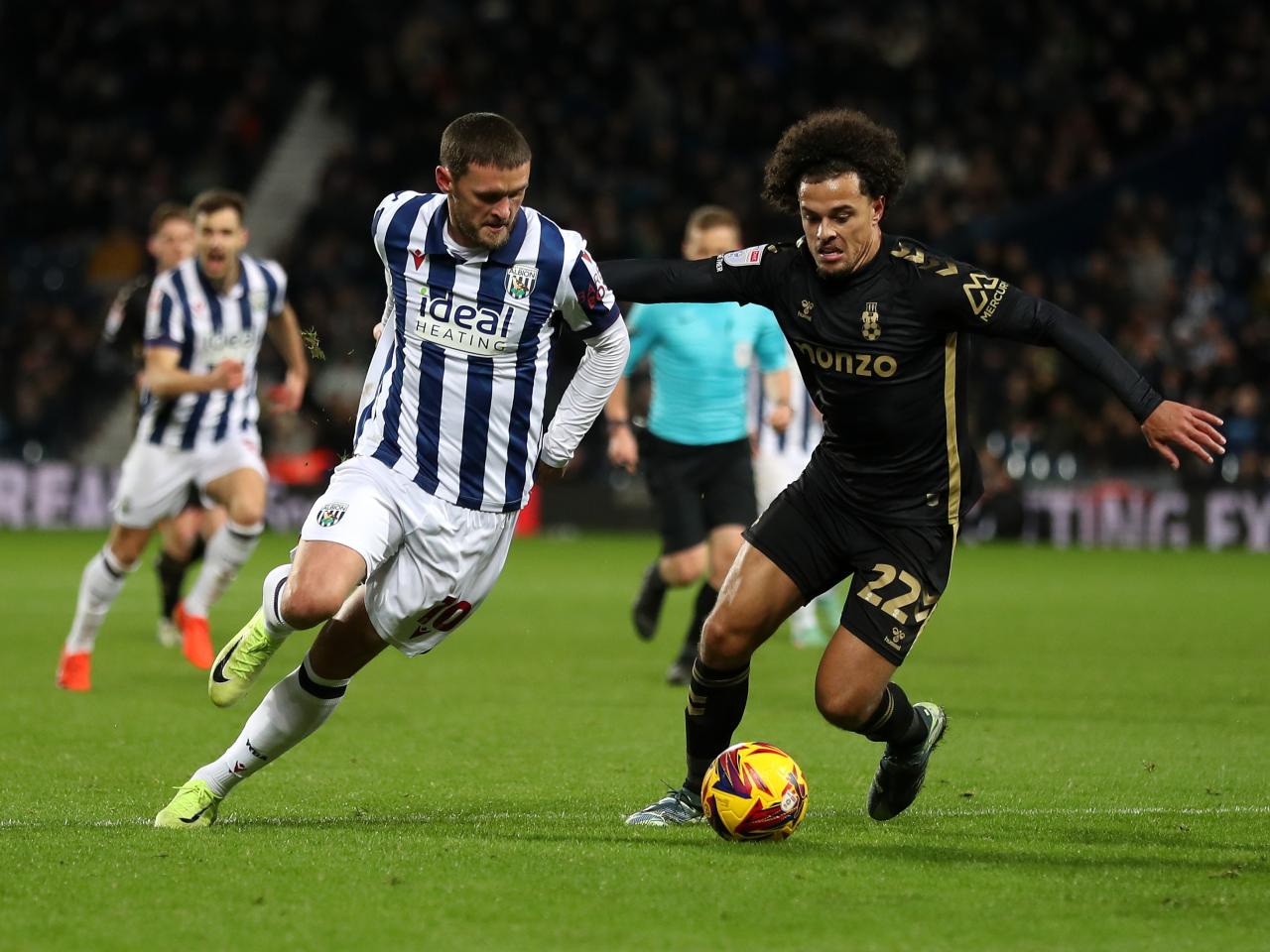 John Swift on the ball against Coventry City 