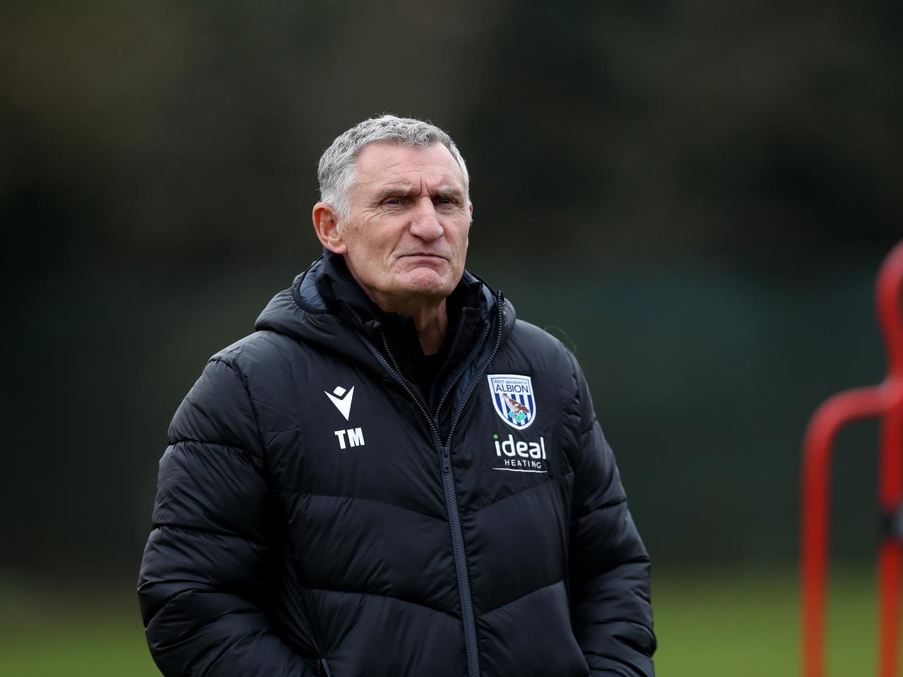 Tony Mowbray watching a training session
