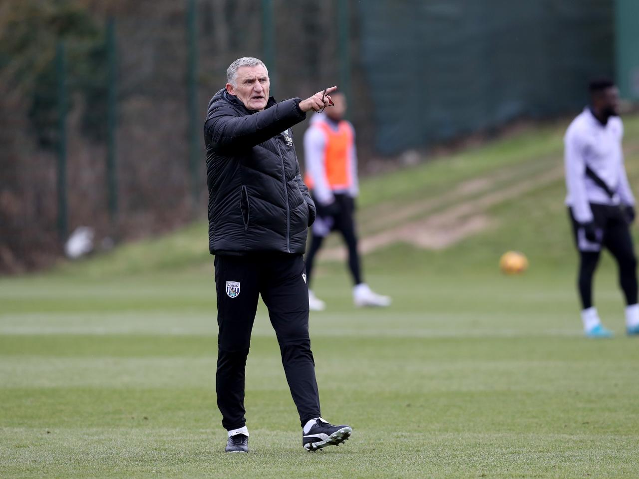 Tony Mowbray watching a training session