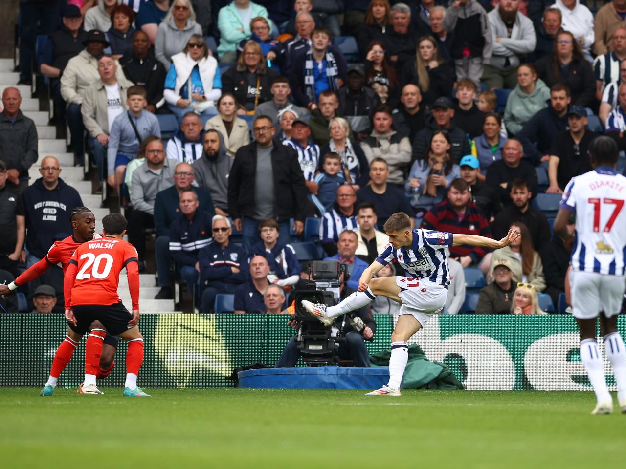 Tom Fellows shoots and scores against Luton 