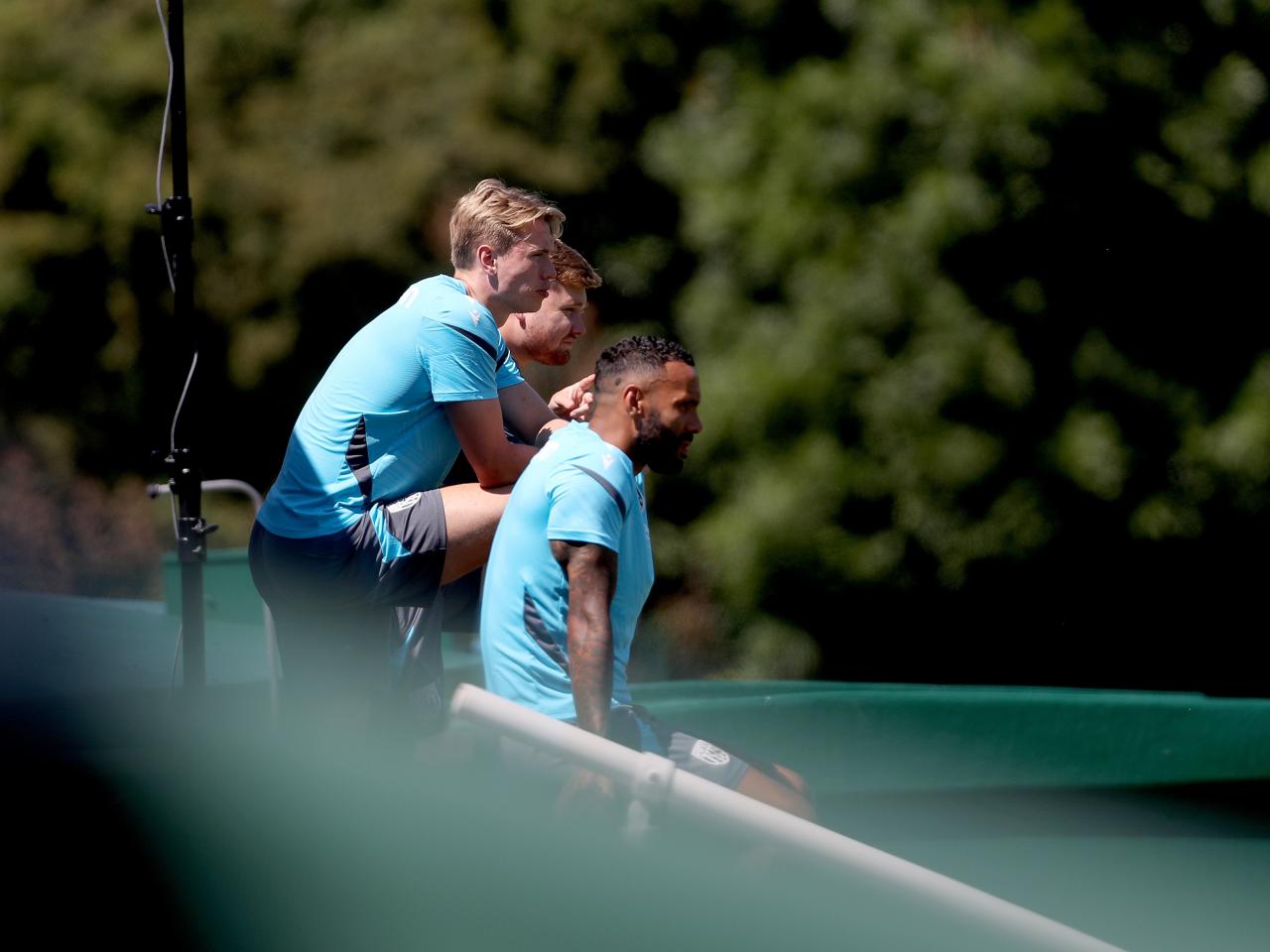 Torbjørn Heggem and Kyle Bartley watching training together 