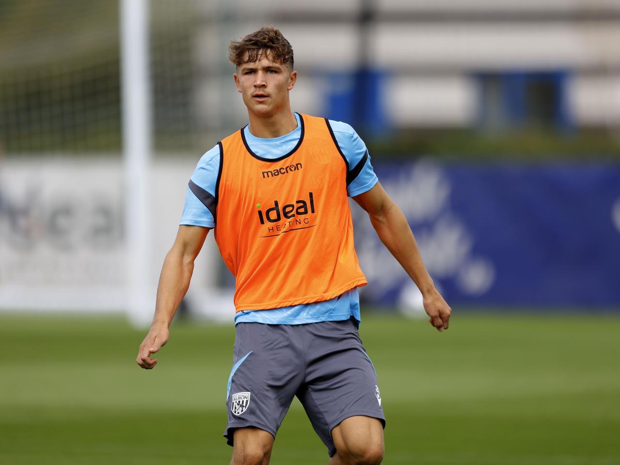 Cole Deeming looking out for the ball during a training session