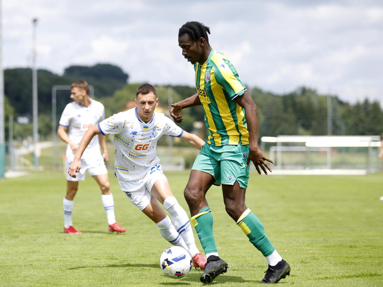 Ousmane Diakité in action against Dynamo Kyiv in pre-season in Austria 