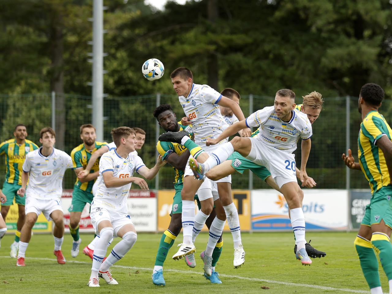 General match action of Albion's clash against Dynamo Kyiv with several players in shot 