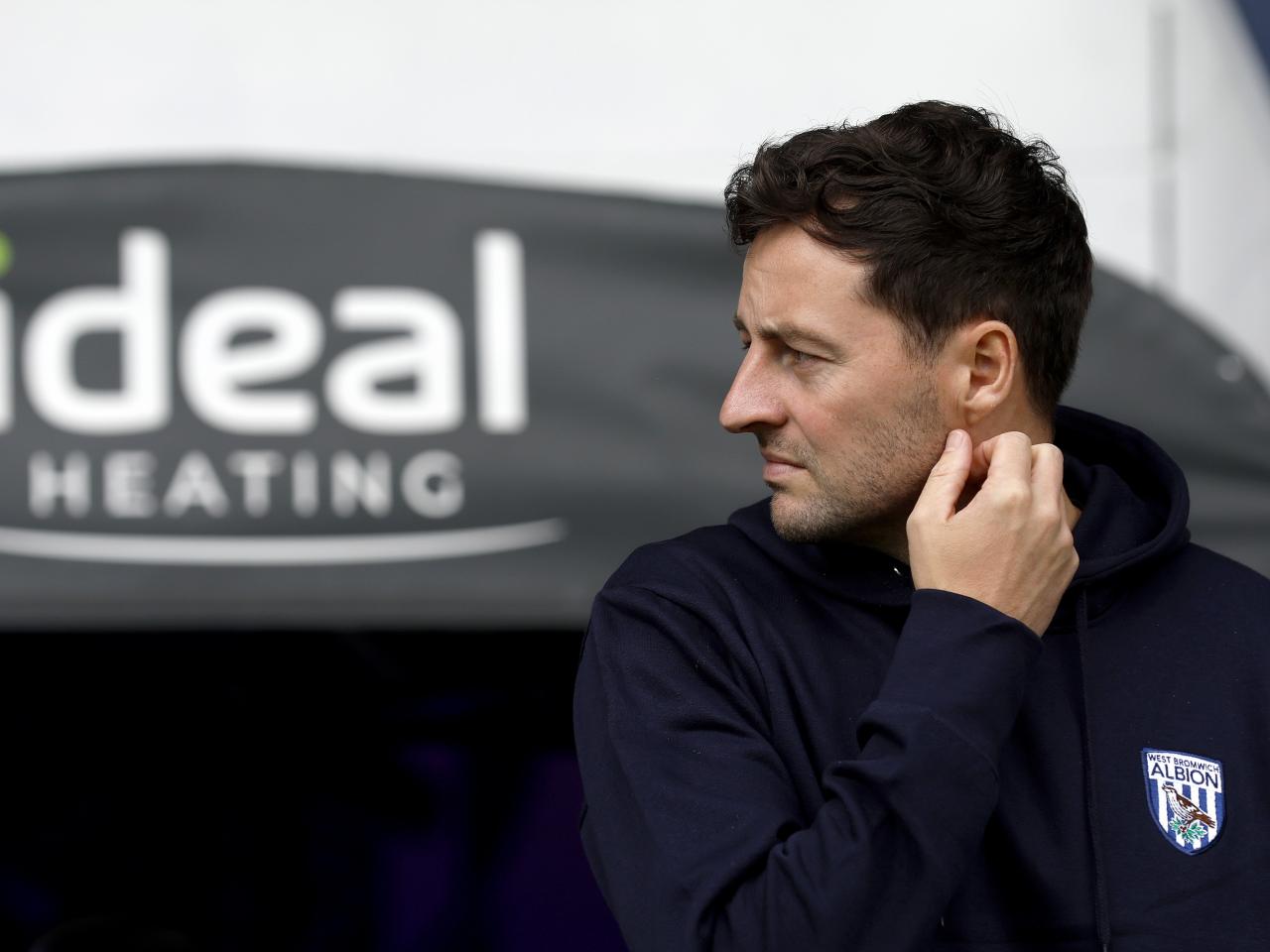Ryan Mason next to the tunnel before kick-off against Rayo Vallecano looking to his right