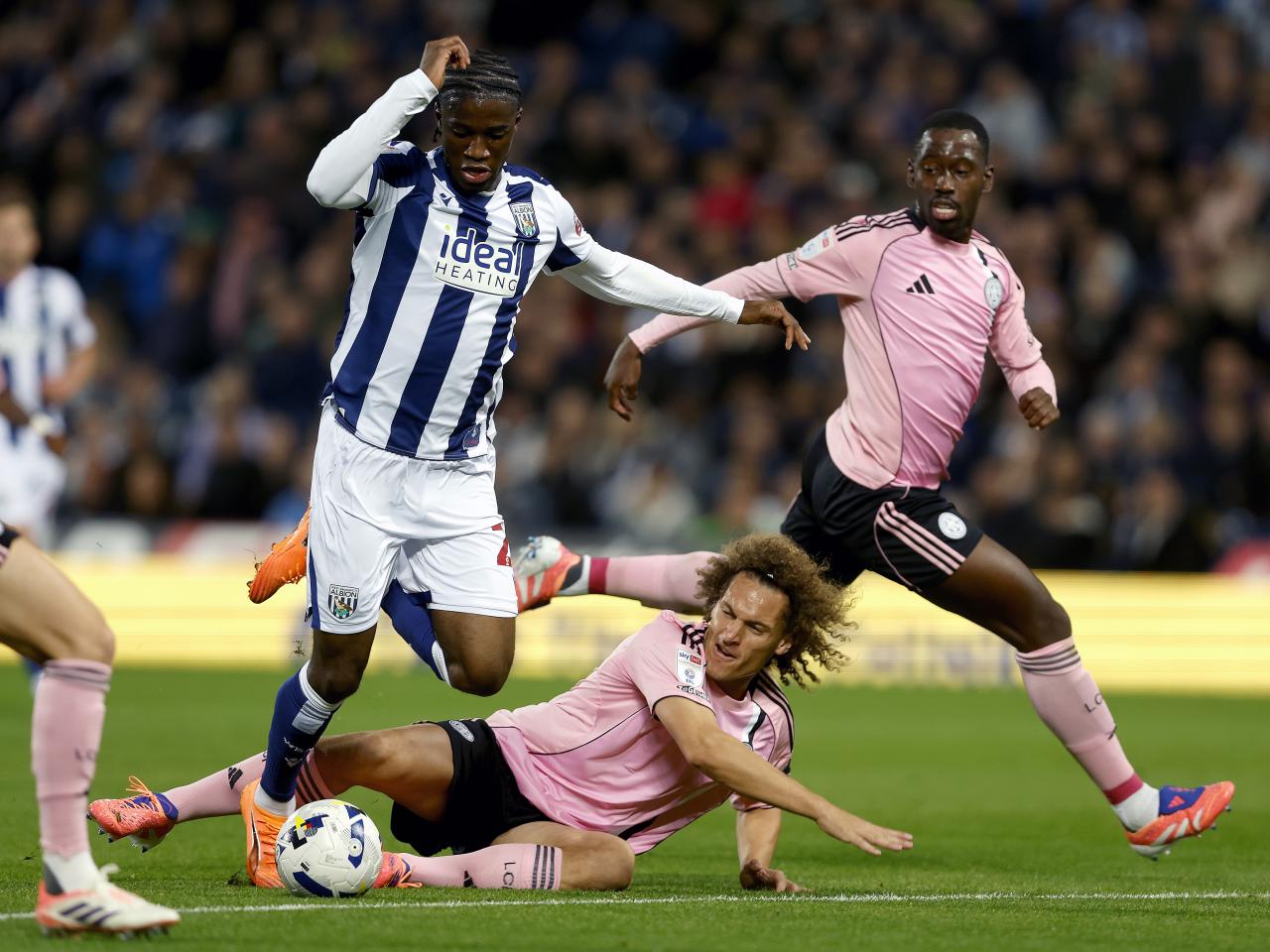 Samuel Iling-Junior in action against Leicester City 