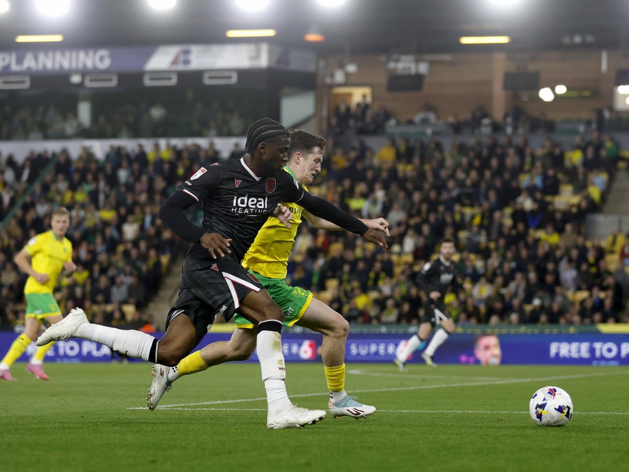 Samuel Iling-Junior running with the ball against Norwich 