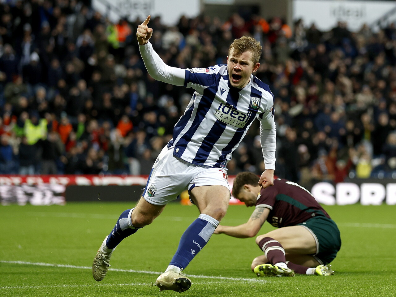 Aune Heggebø celebrates scoring against Swansea 