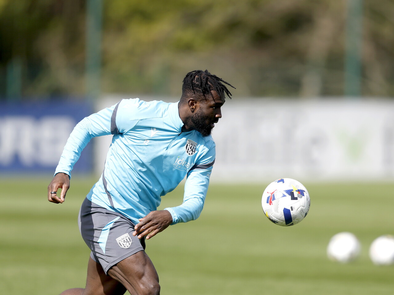 Daryl Dike on the ball during training 
