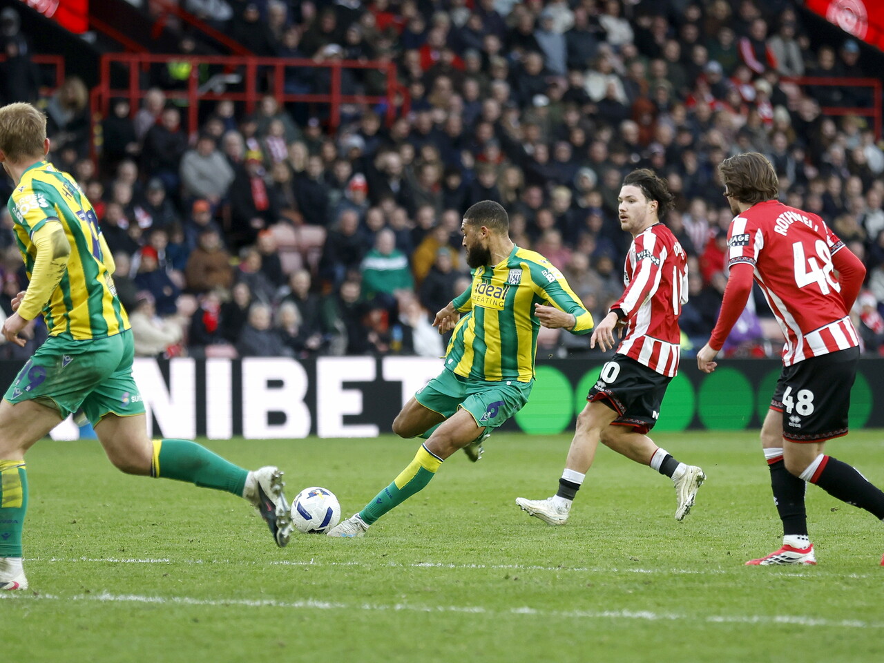 George Campbell shooting and scoring against Sheffield United