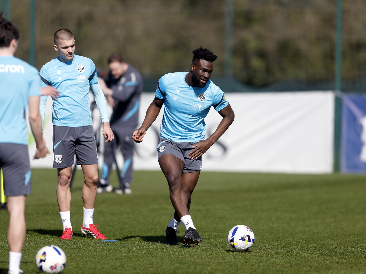 Daryl Dike on the ball during a training session