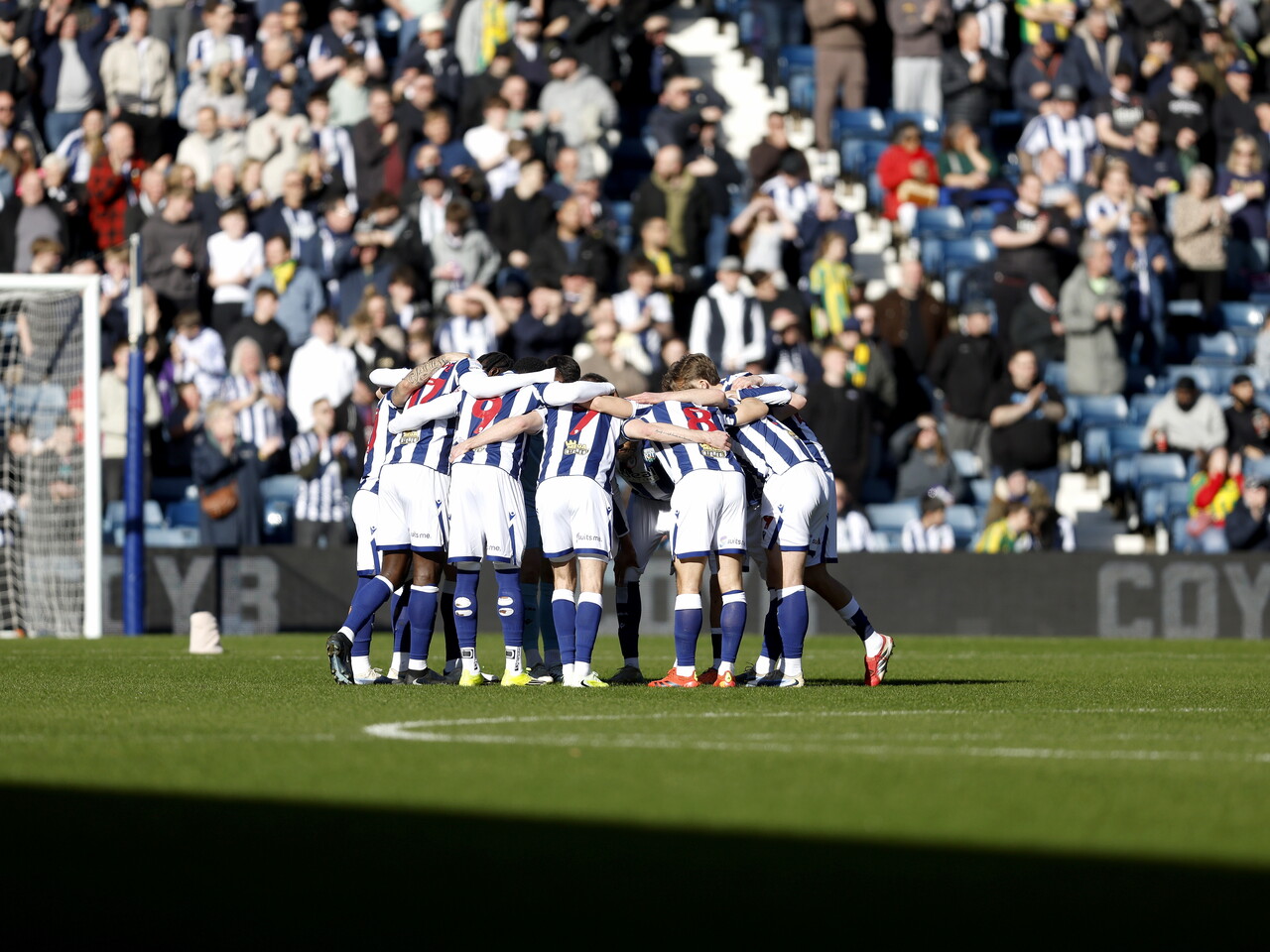 Albion in a team huddle before the Hull game