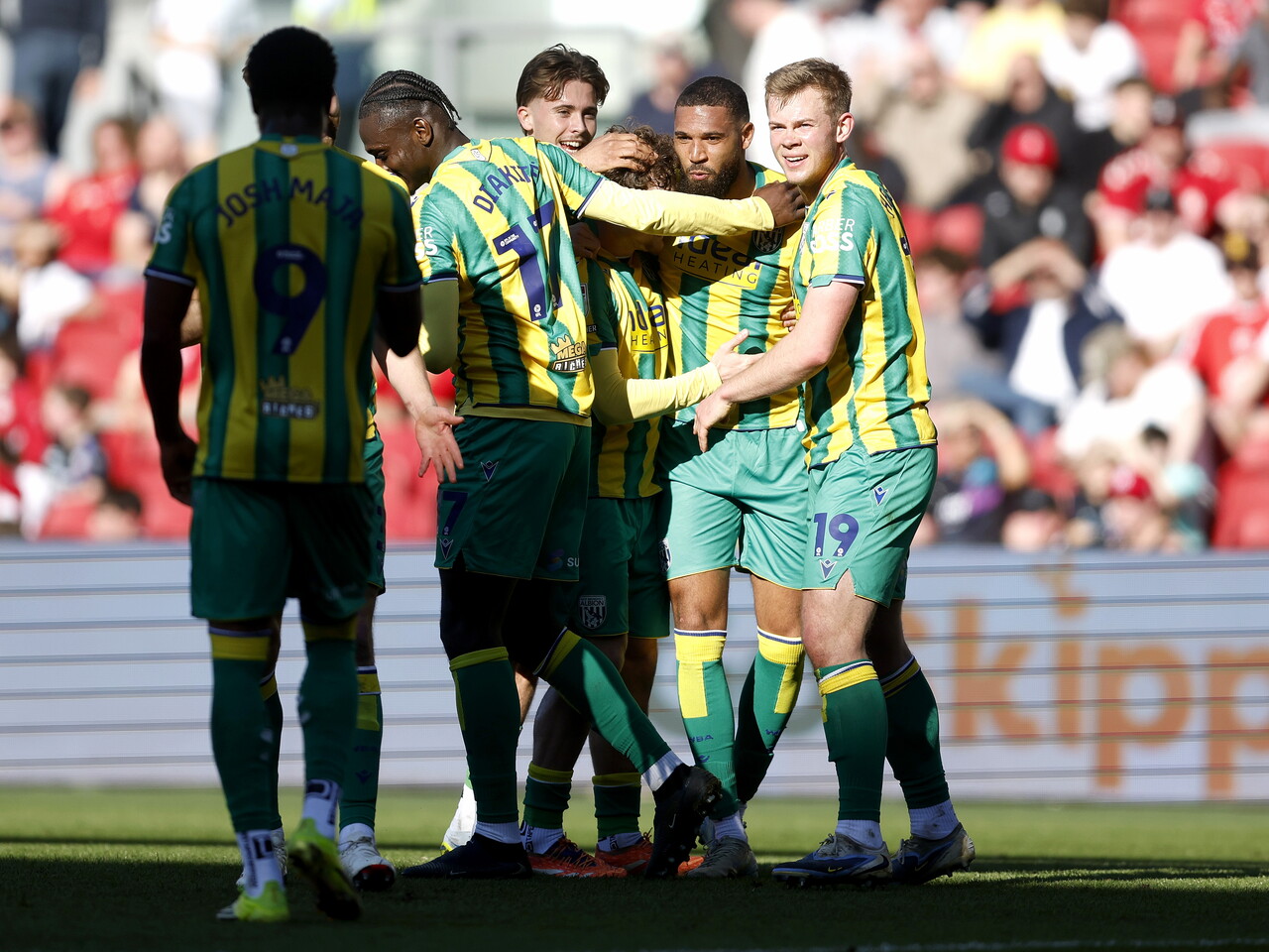 The team celebrates George Campbell's goal against Bristol City.