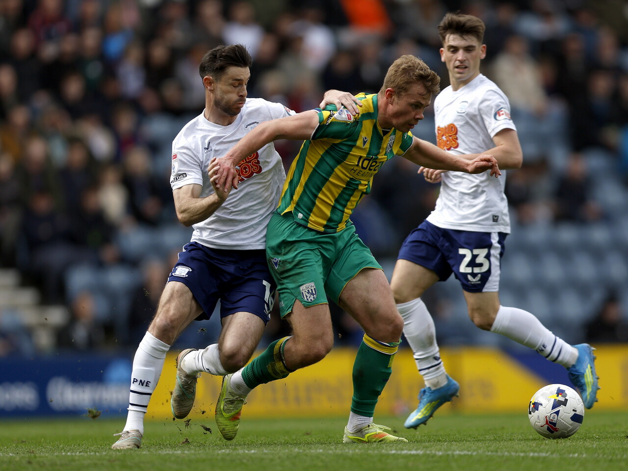 Aune Heggebo on the ball against Preston