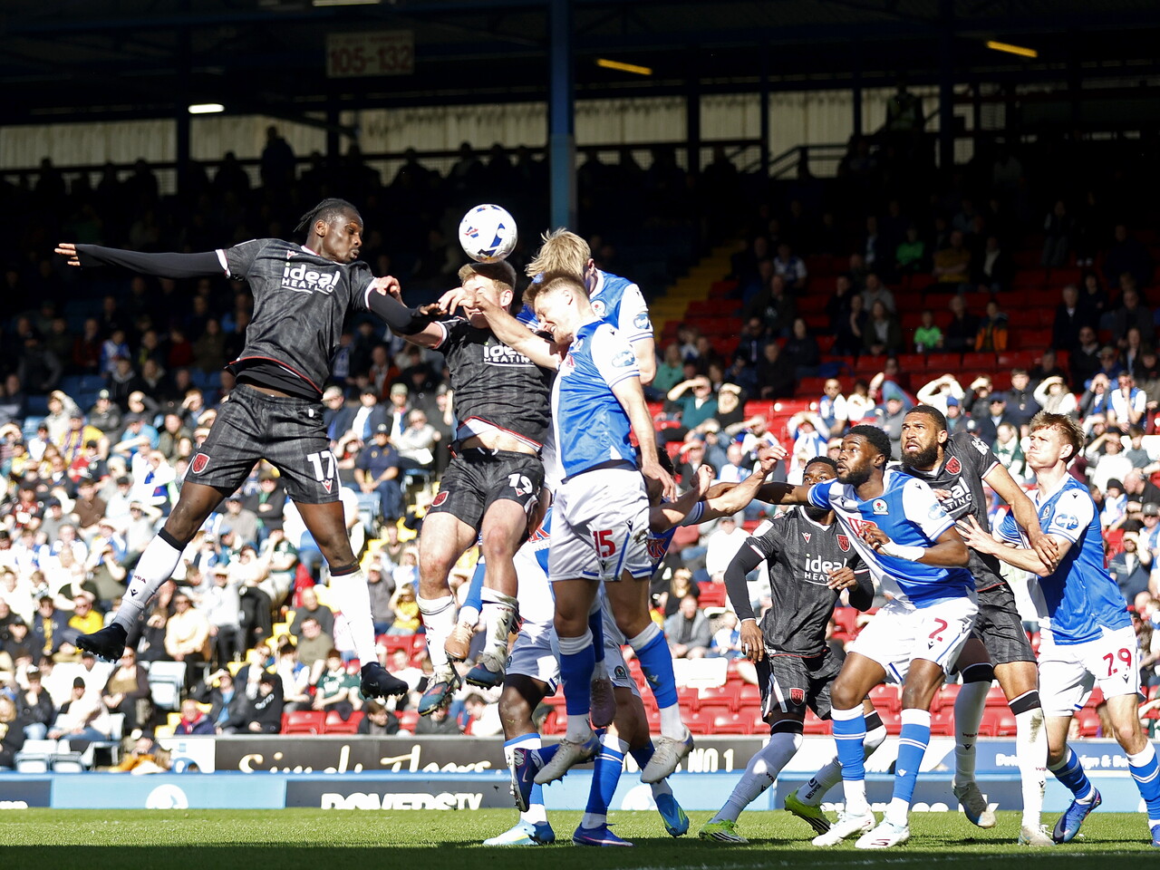 Aune Heggebo heads the ball against Blackburn