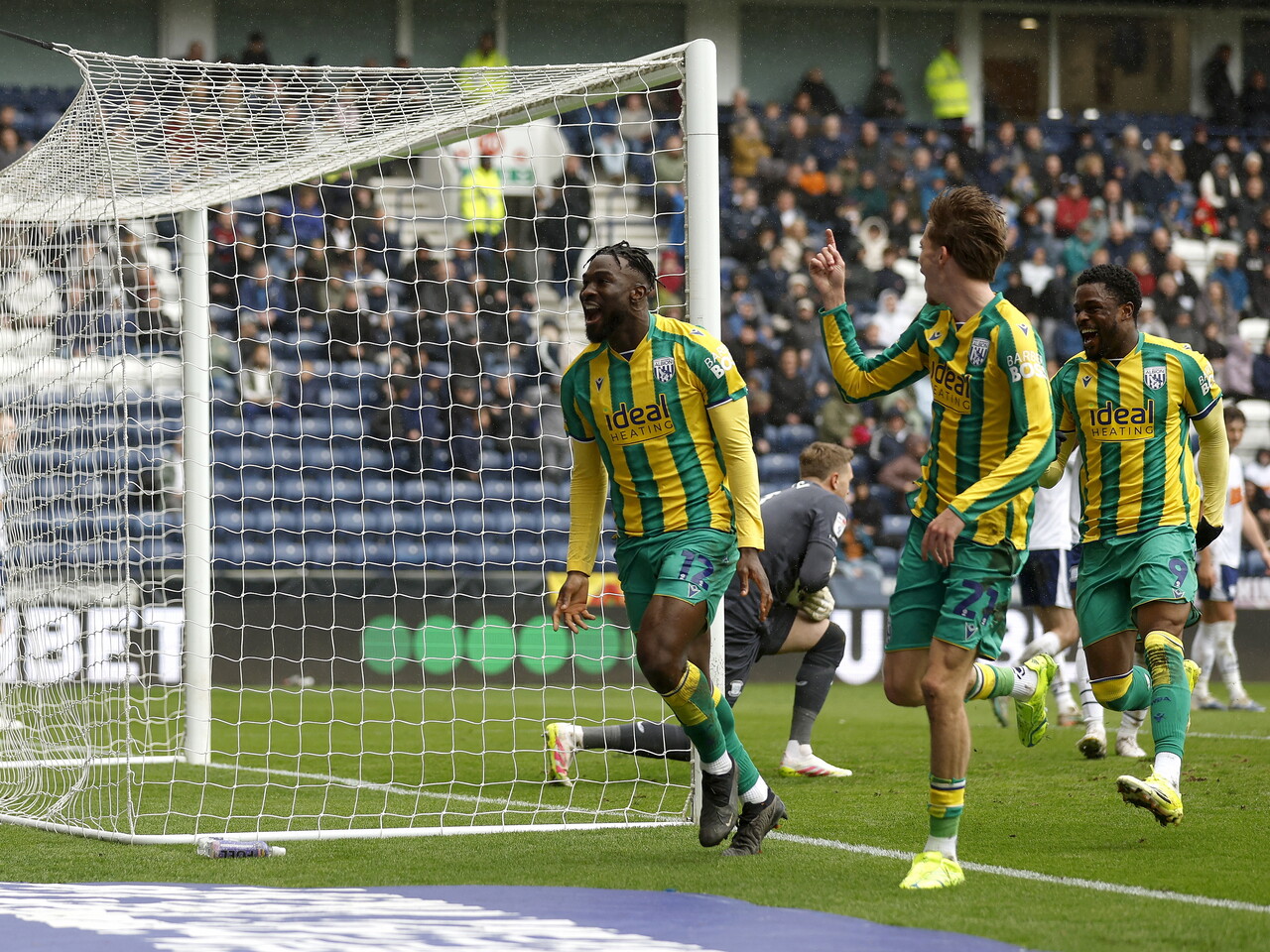 Daryl Dike celebrates his goal against Preston
