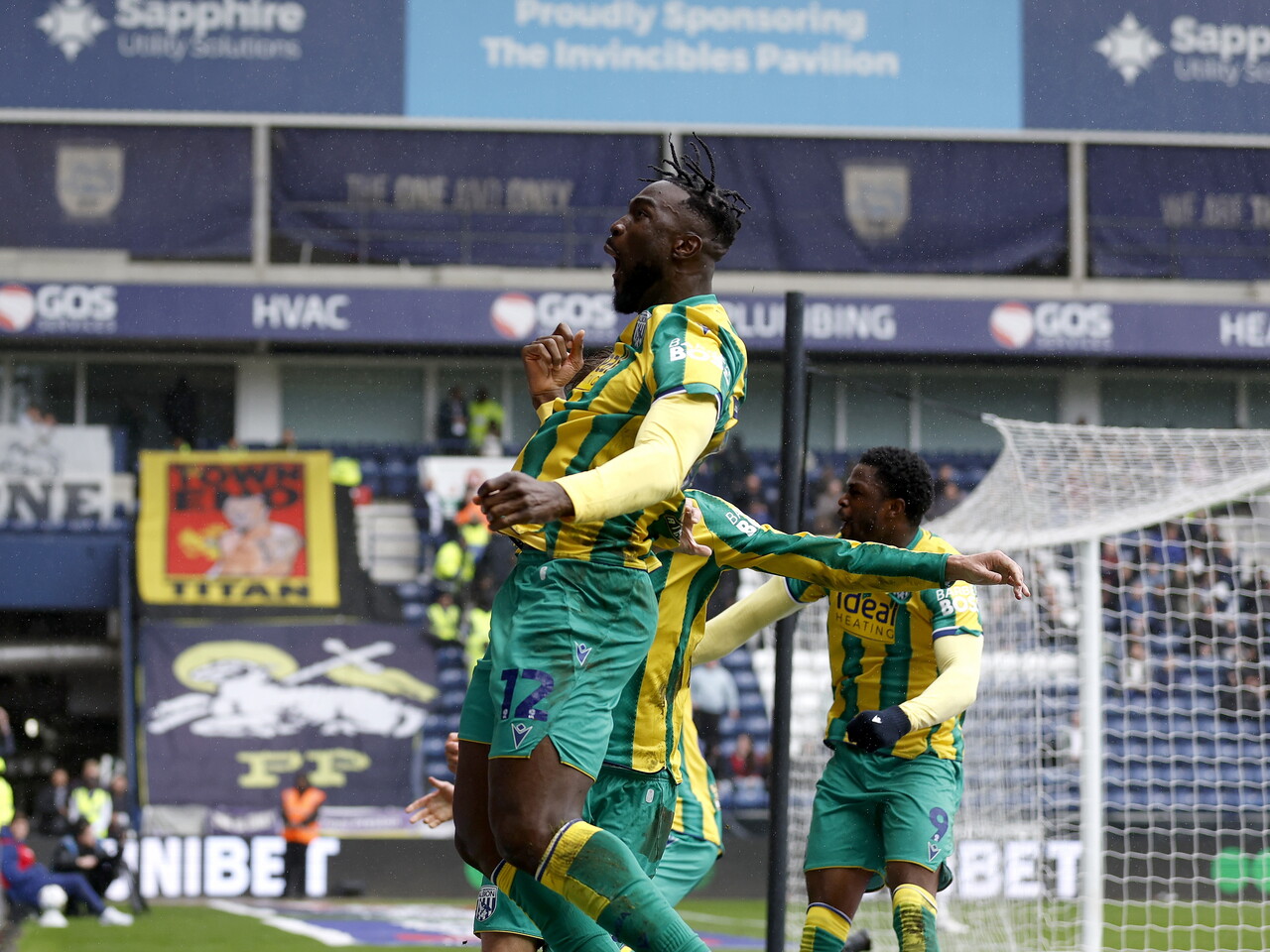 Daryl Dike celebrates his goal against Preston