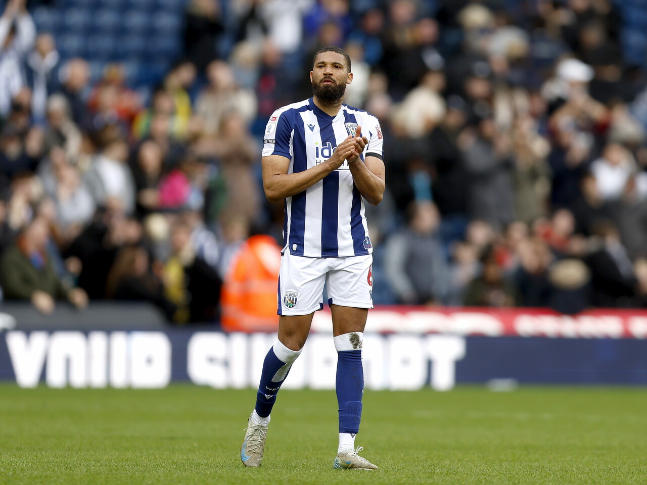 George Campbell applauds the fans