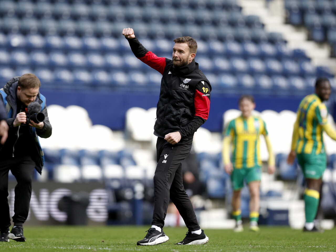 James Morrison celebrates at full-time