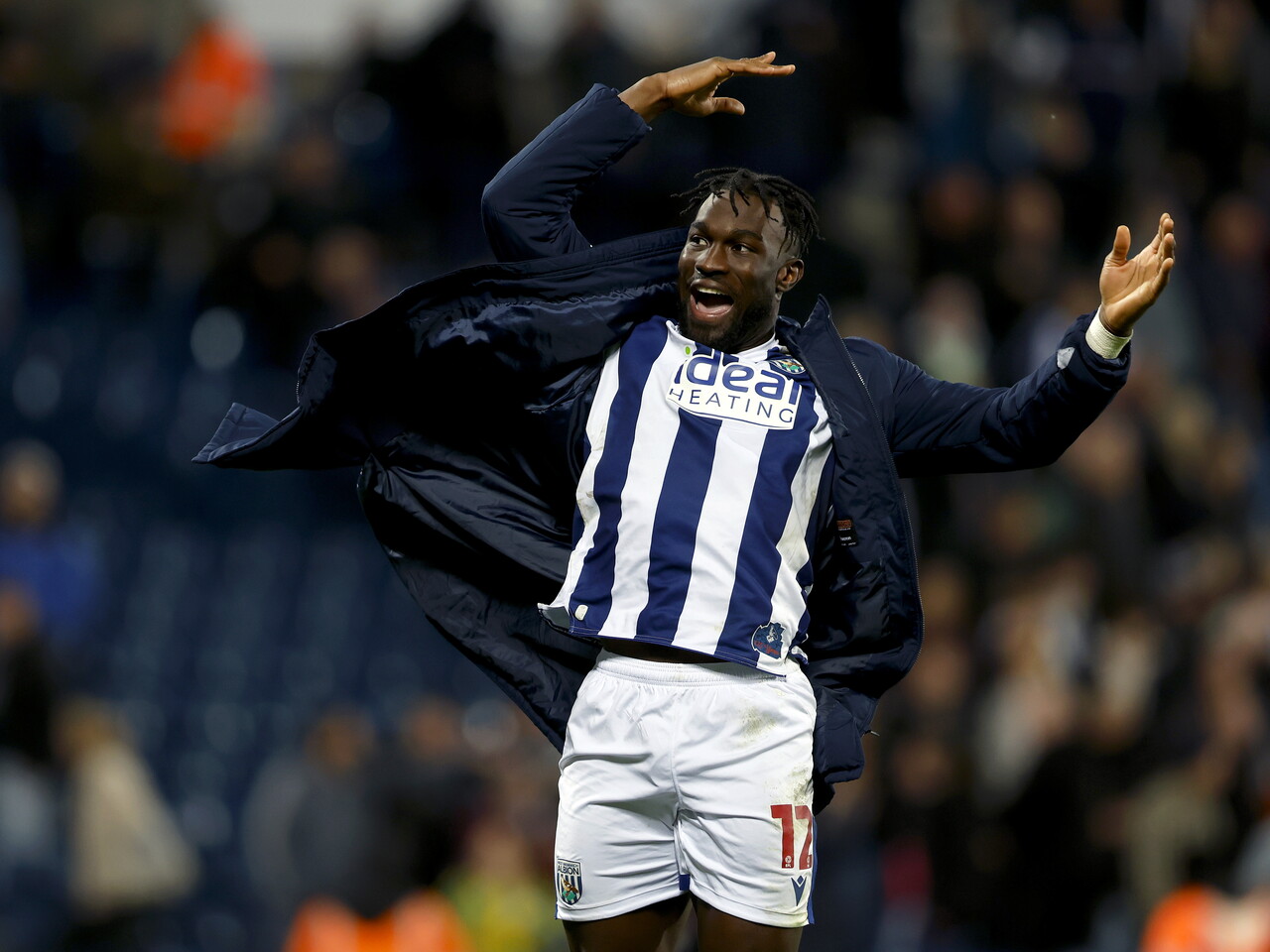 Daryl Dike celebrates at full-time