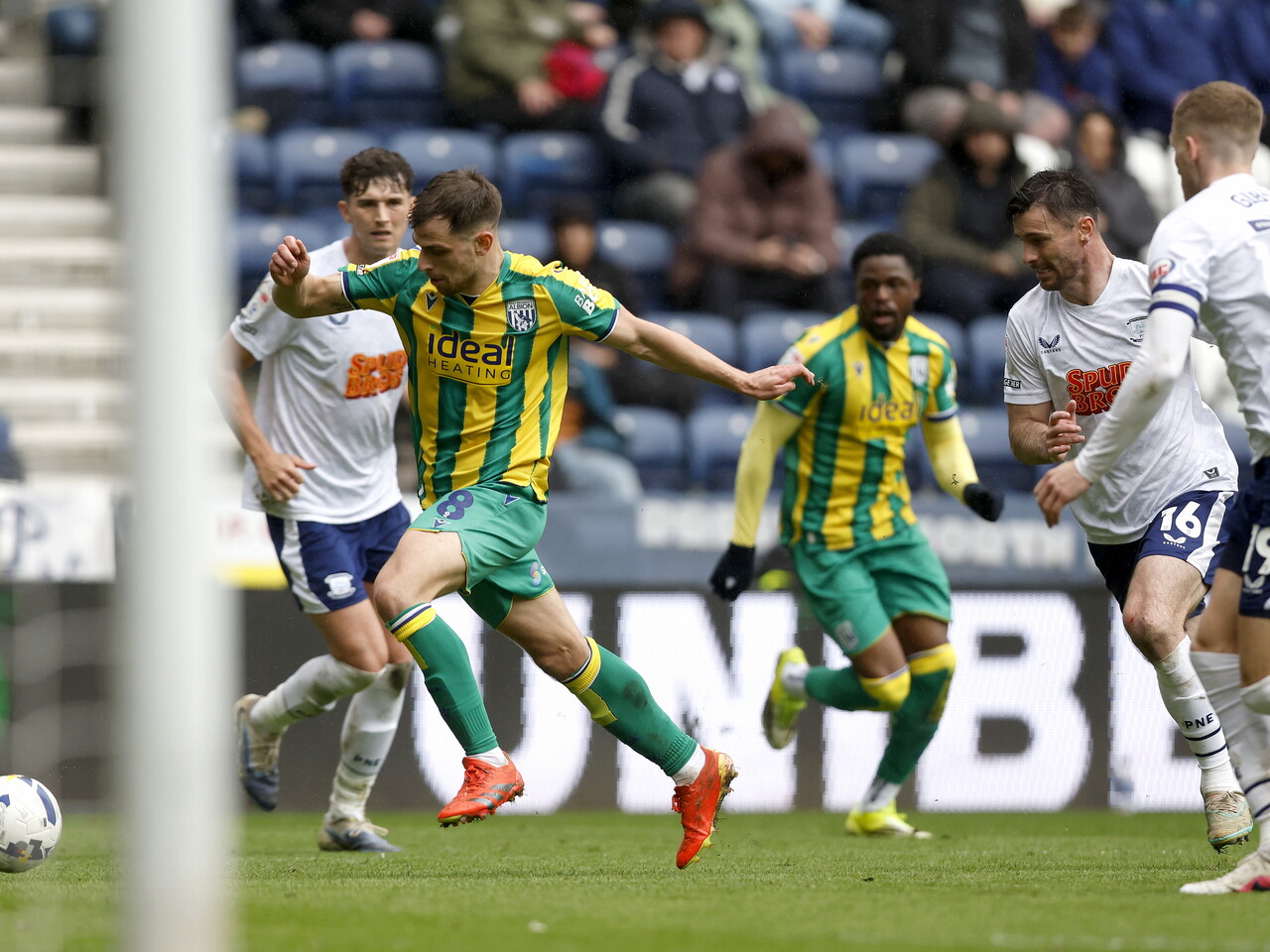 Jayson Molumby sets up Daryl Dike's goal