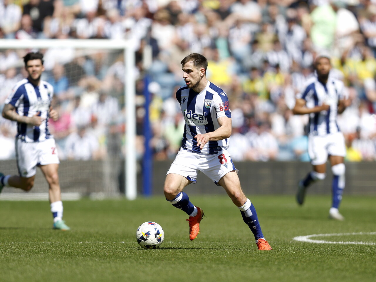 Jayson Molumby on the ball against Ipswich 