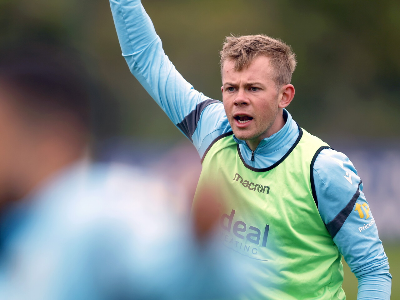 Aune Heggebø calling for the ball during a training session