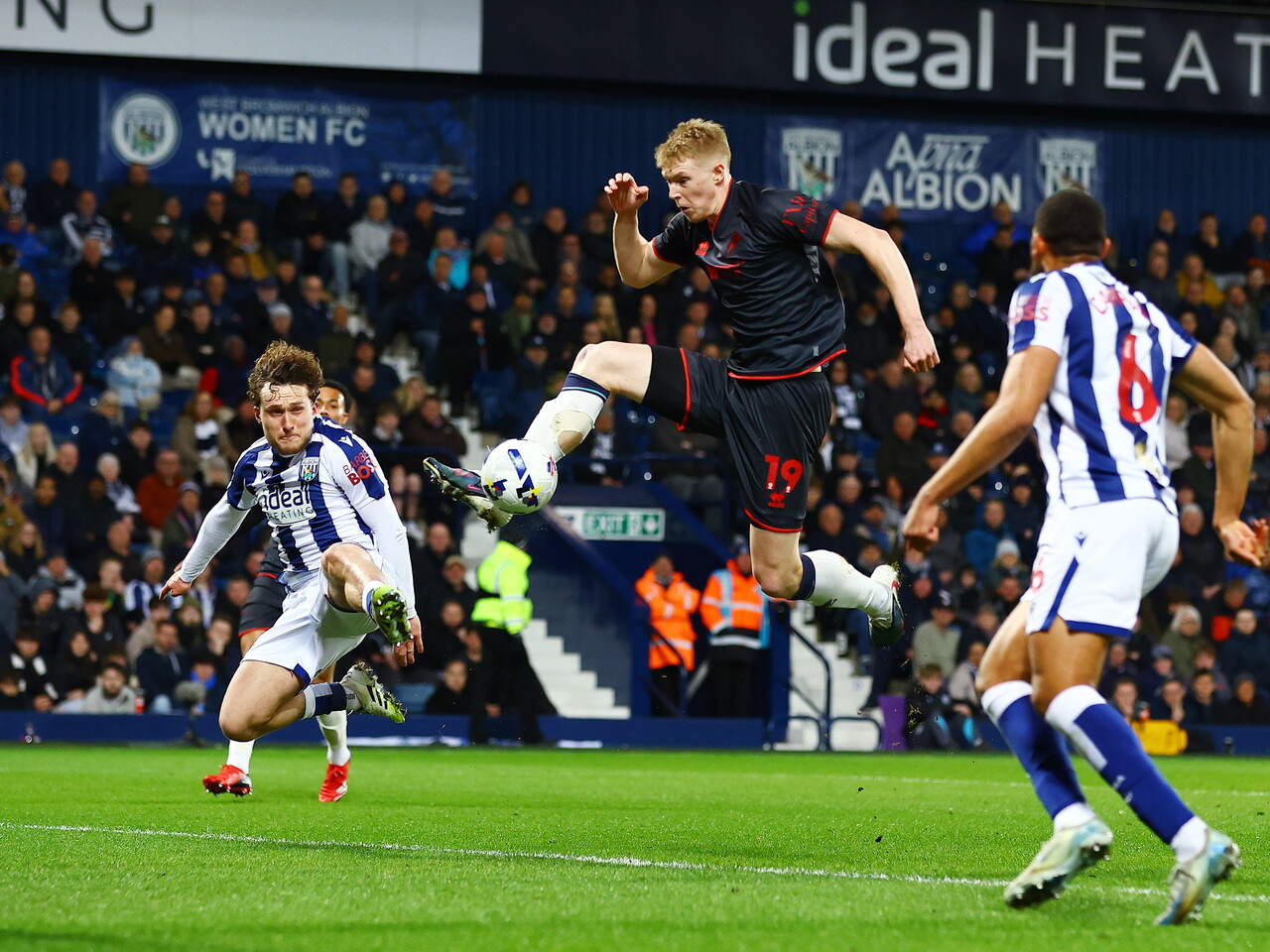 Josh Coburn of Millwall misses a chance
