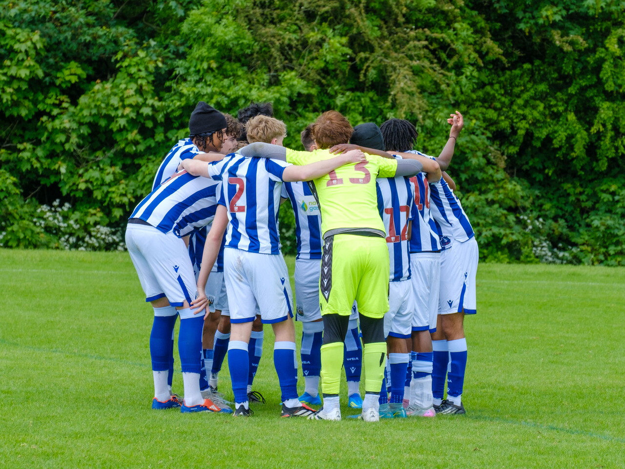 Team huddle before kick-off