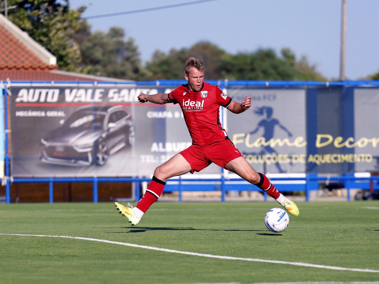 Aune Heggebø on the ball against Bromley