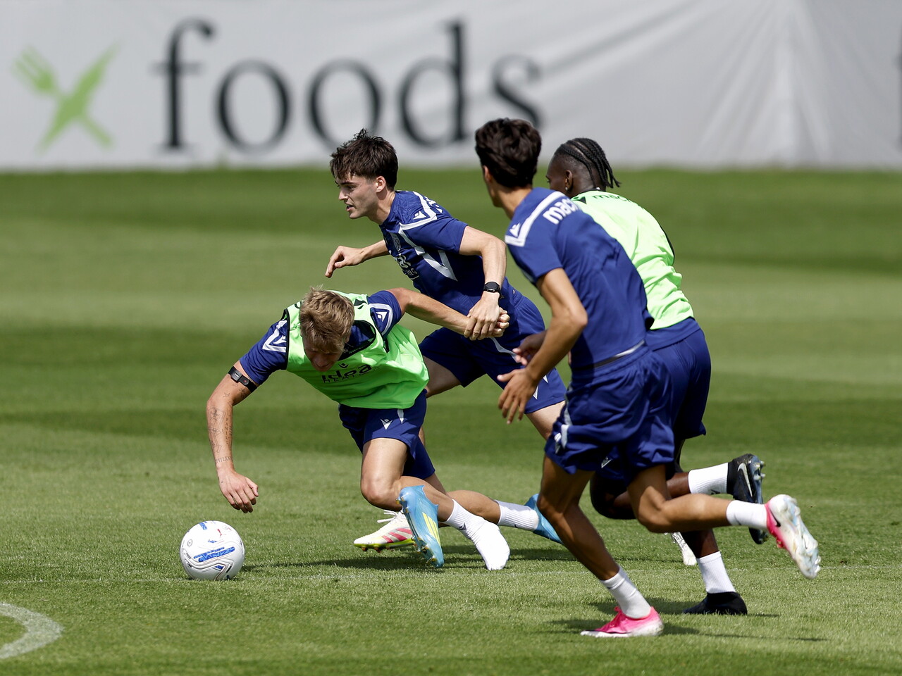 JJ Morgan and Alex Williams battling for the ball during a training session
