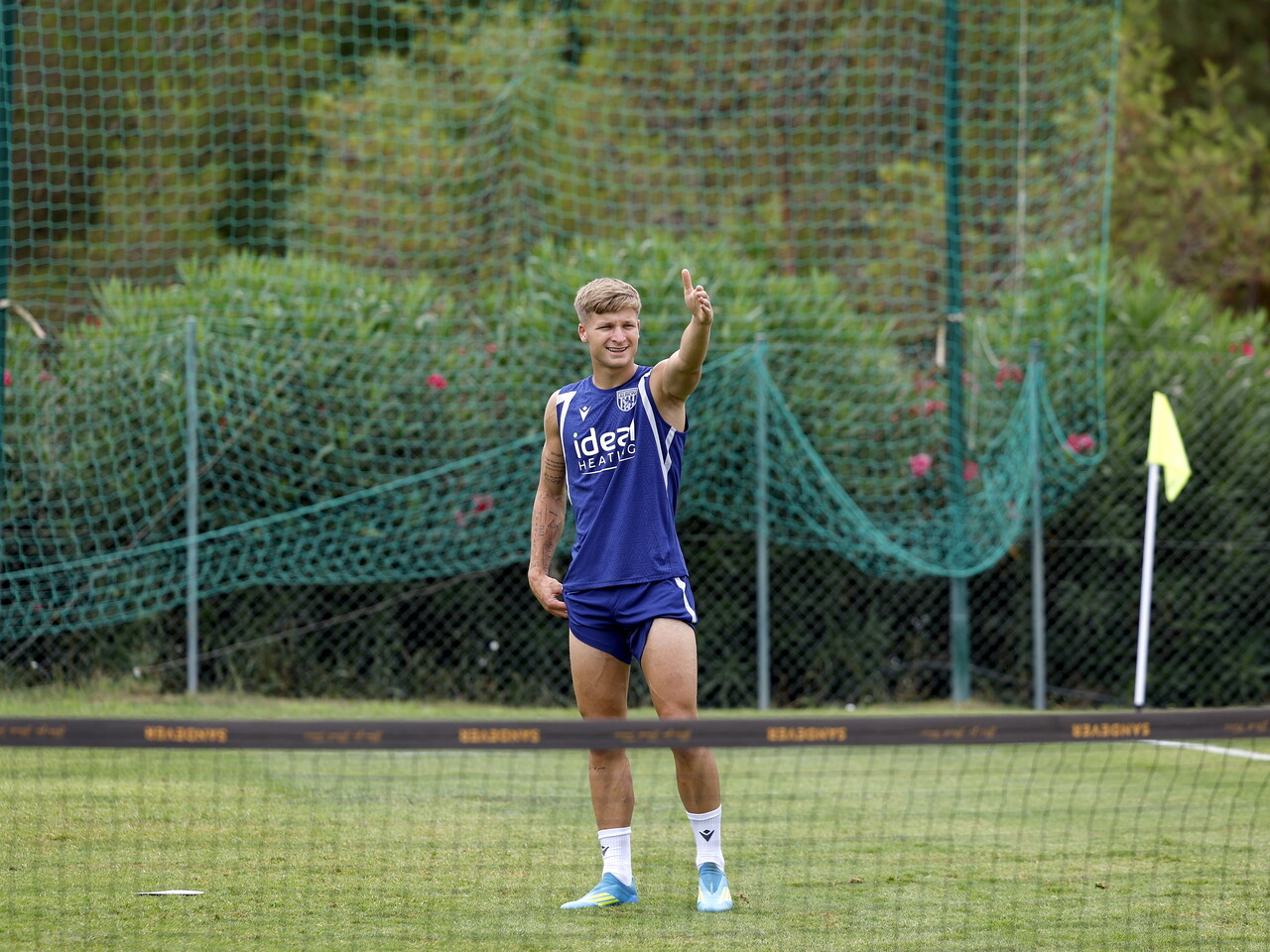 JJ Morgan plays foot tennis in Portugal