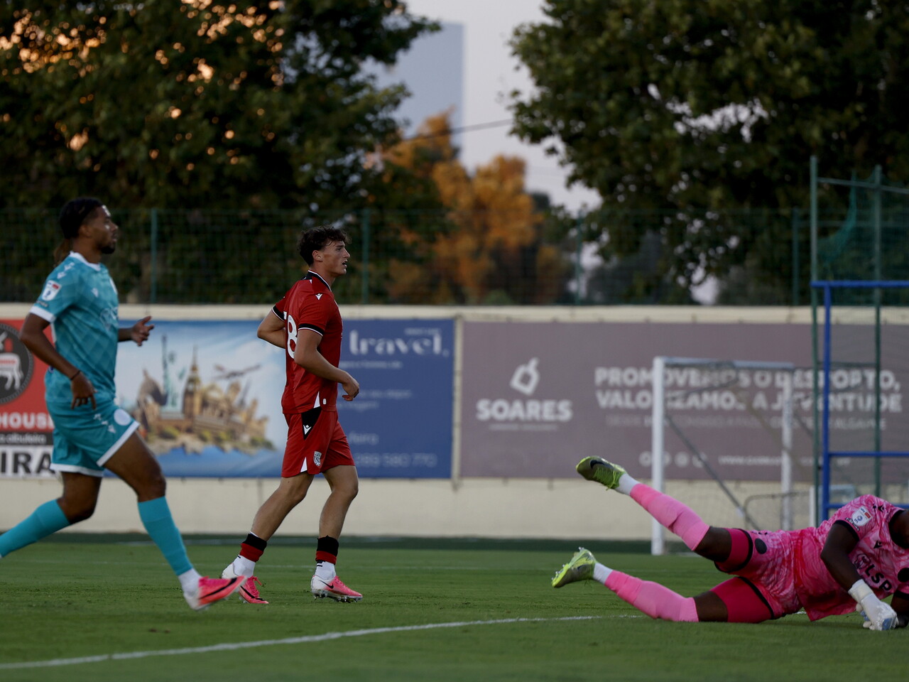 Barney Stewart scoring against Bromley