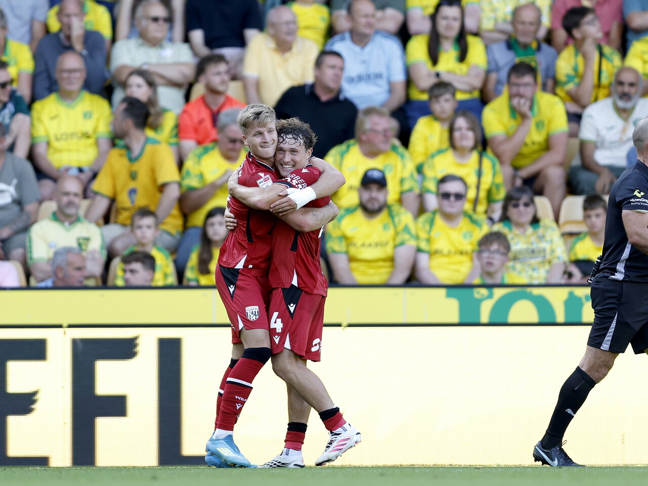 JJ Morgan celebrates his goal with Callum Styles