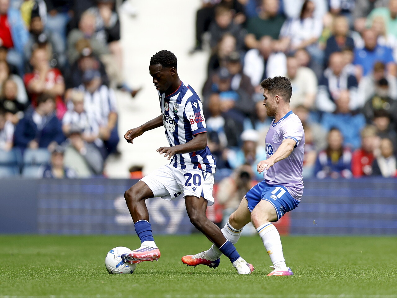 Rabby Nzingoula on the ball against QPR