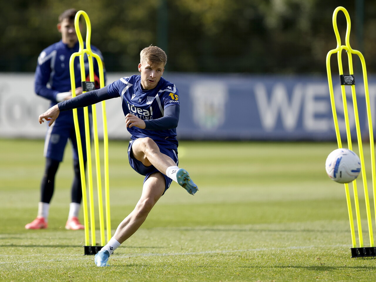 JJ Morgan taking a shot during a training session