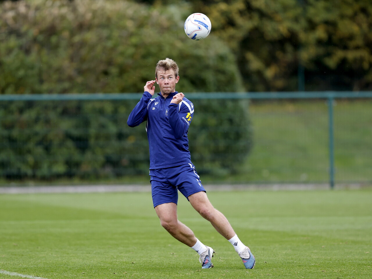 Aune Heggebø preparing the head the ball during training 