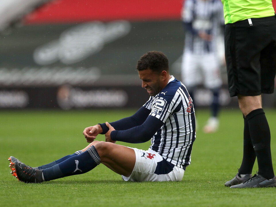 Robson-Kanu suffers broken arm injury