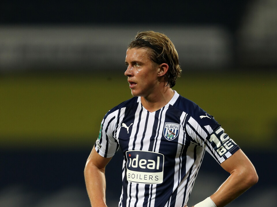 Conor Gallagher hands on hips